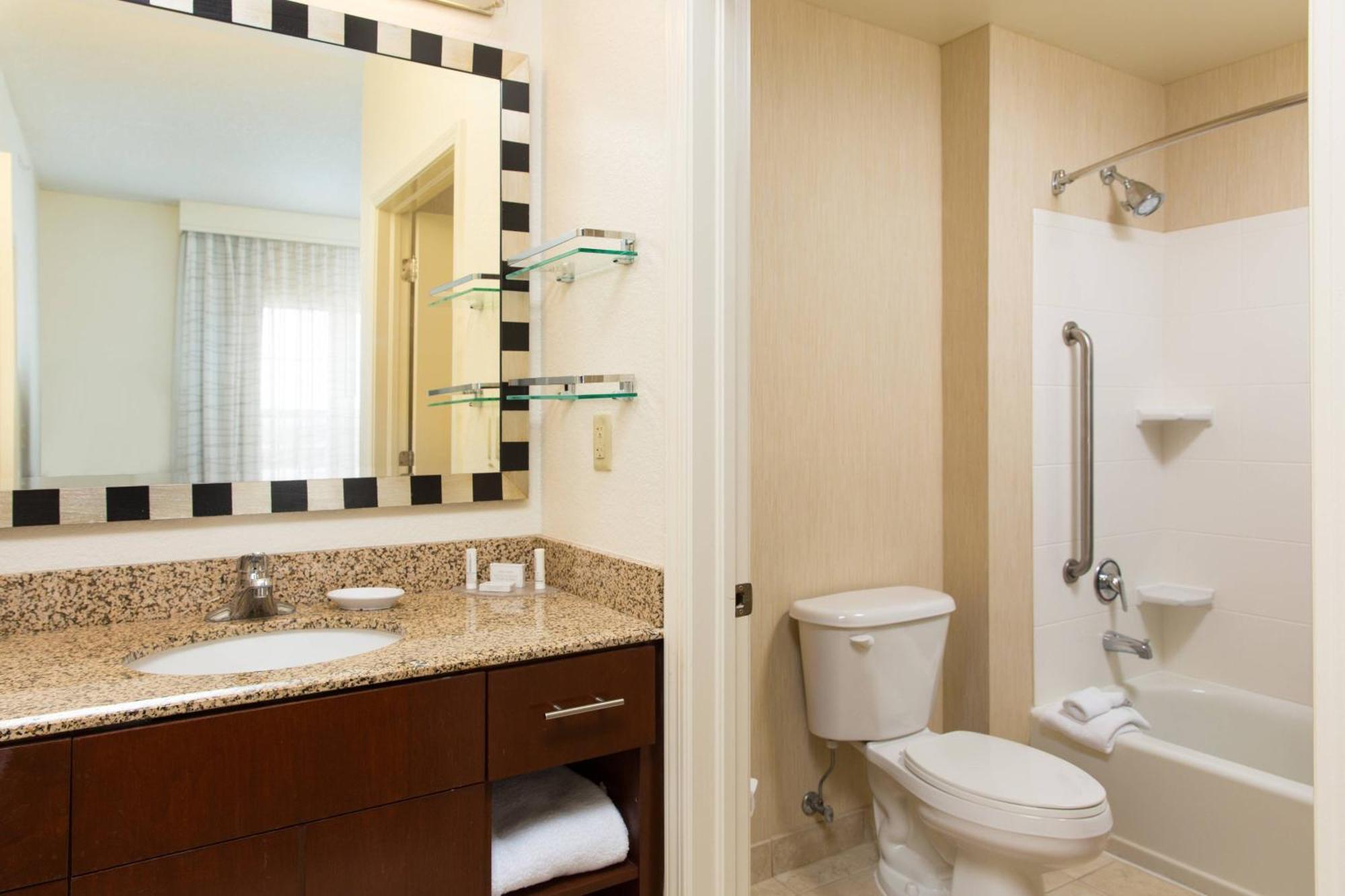 Residence Inn Kansas City Airport מראה חיצוני תמונה